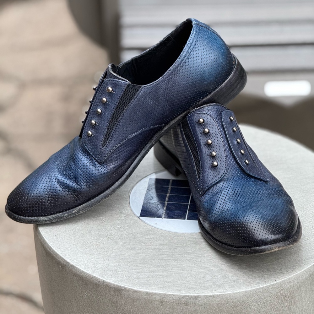 Sleek Blue Leather Jo Ghost Oxfords with Traditional Lacing